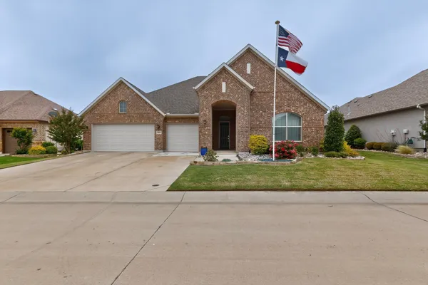Property Slideshow image 2 of 40 | 8008 american way, Denton, TX, 76207