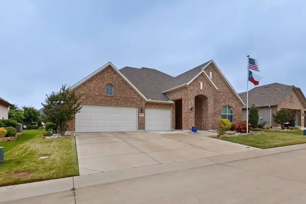 Property Slideshow image 3 of 40 | 8008 american way, Denton, TX, 76207