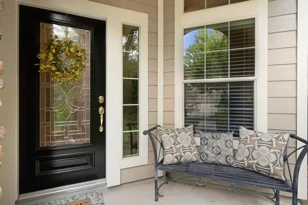 Property Slideshow image 3 of 30 | 194 w kentwick pl, Conroe, TX, 77384