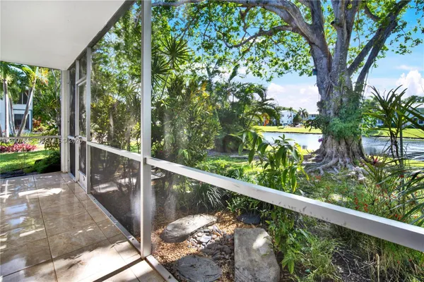 Property Slideshow image 3 of 32 | 28 islewood b 28, Deerfield Beach, FL, 33442