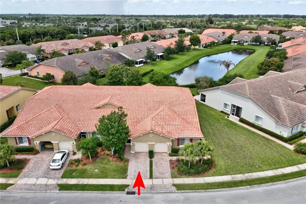 Property Slideshow image 2 of 36 | 6500 oxford cir 103c, Vero Beach, FL, 32966