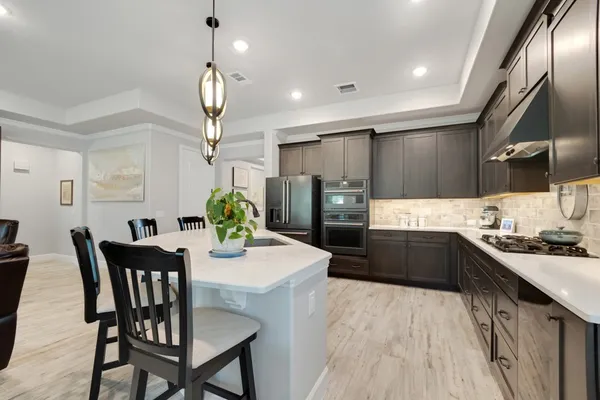 Property Slideshow image 3 of 35 | 9812 stonefield way, Denton, TX, 76207
