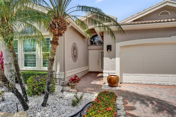 Property Slideshow image 3 of 77 | 8257 la jolla vista ln, Lake Worth, FL, 33467