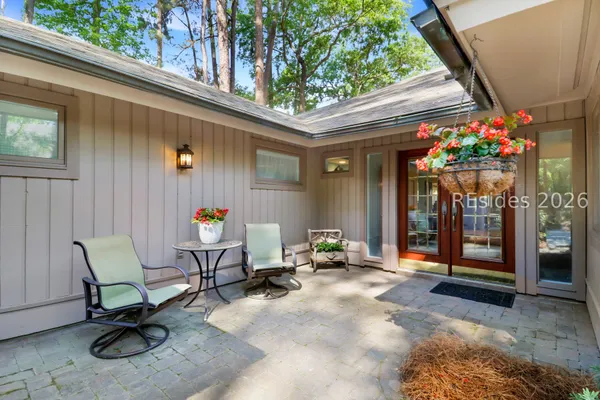 Property Slideshow image 2 of 54 | 67 dolphin head dr, Hilton Head Island, SC, 29926