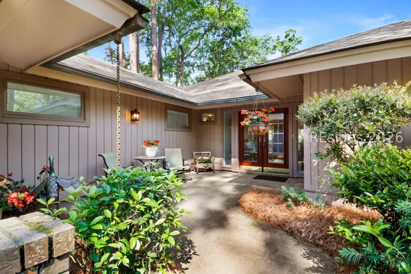 Property Slideshow image 3 of 54 | 67 dolphin head dr, Hilton Head Island, SC, 29926