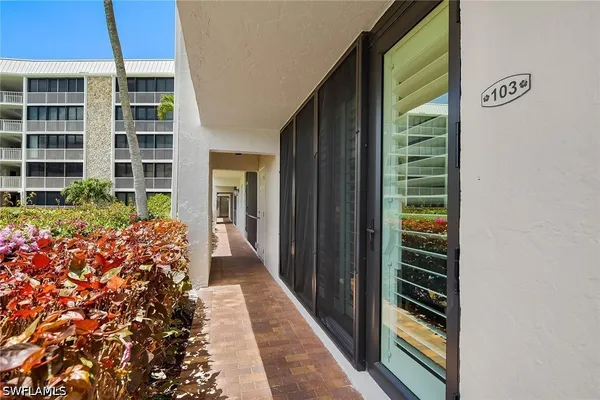 Property Slideshow image 3 of 35 | 3000 gulf shore blvd 103, Naples, FL, 34103