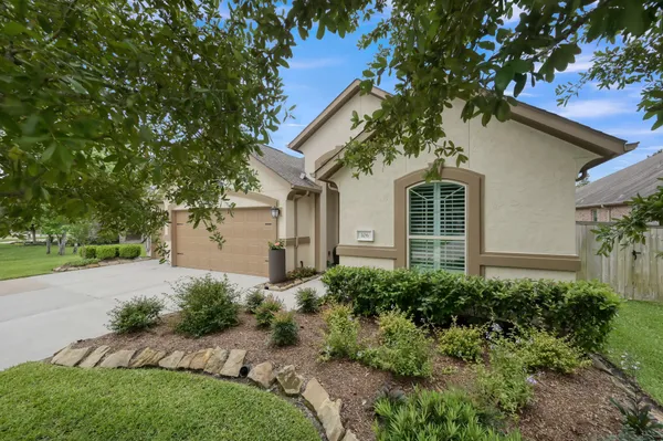 Property Slideshow image 3 of 49 | 106 gray vervain ct, Montgomery, TX, 77316