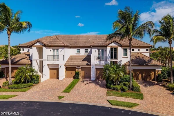 Property Slideshow image 2 of 50 | 8065 players cove dr 202, Naples, FL, 34113