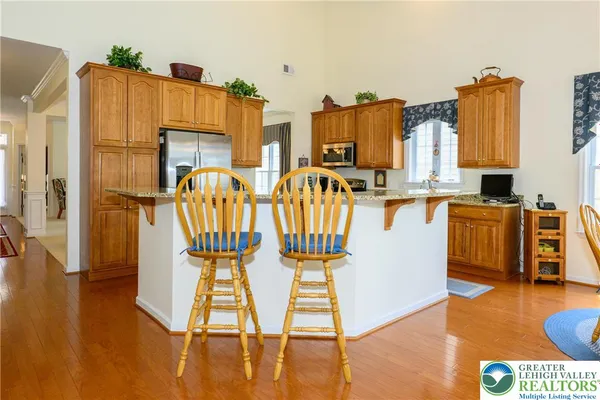 Property Slideshow image 3 of 59 | 6515 betsy ross cir, Bethlehem City, PA, 18017