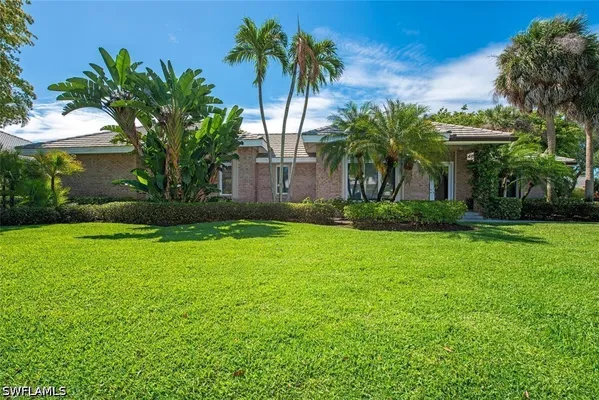Property Slideshow image 2 of 13 | 7018 greentree dr, Naples, FL, 34108