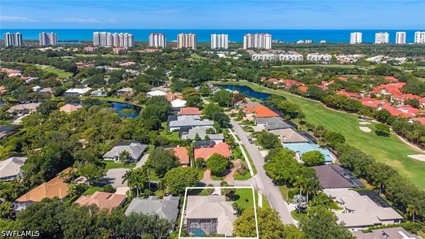 Property Slideshow image 3 of 13 | 7018 greentree dr, Naples, FL, 34108