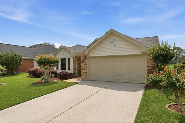 Property Slideshow image 3 of 32 | 3206 n peach hollow cir, Pearland, TX, 77584