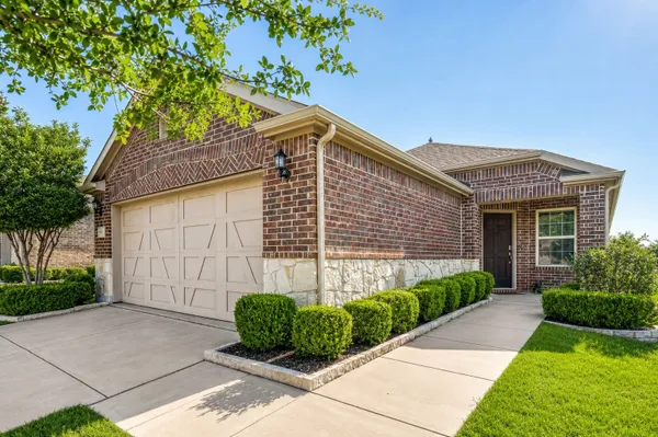Property Slideshow image 2 of 24 | 7620 parade dr, Little Elm, TX, 76227