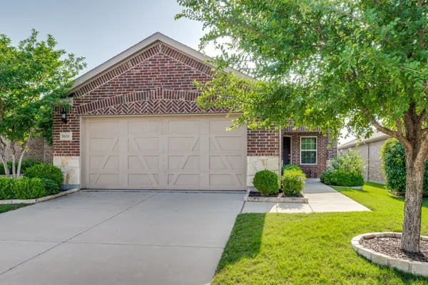 Property Slideshow image 2 of 25 | 7620 parade dr, Little Elm, TX, 76227