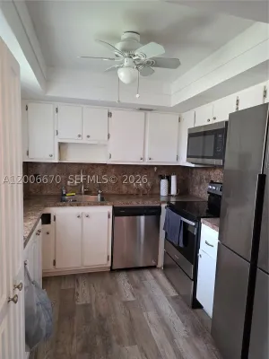 Property Slideshow image 2 of 12 | 232 e saxony e 232, Delray Beach, FL, 33446