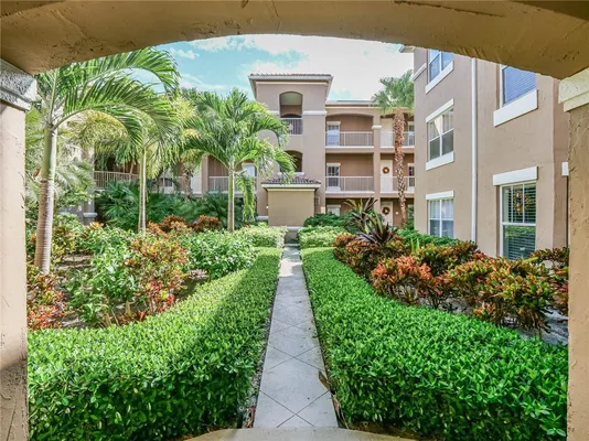 Property Slideshow image 2 of 26 | 5025 fairways cir b209, Vero Beach, FL, 32967