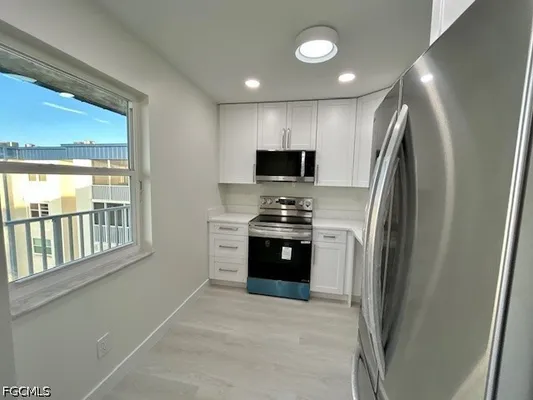 Property Slideshow image 3 of 12 | 6220 augusta dr 414, Fort Myers, FL, 33907