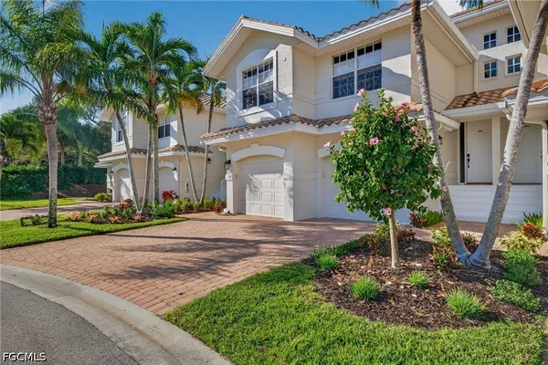 Property Slideshow image 3 of 35 | 25090 ballycastle ct 202, Bonita Springs, FL, 34134
