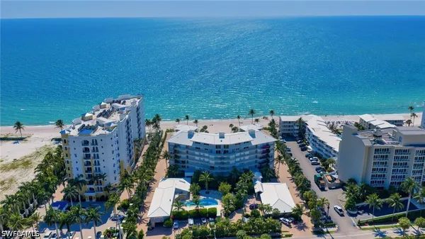 Property Slideshow image 2 of 29 | 1851 gulf shore blvd 103, Naples, FL, 34102