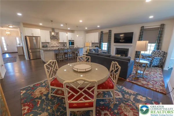 Property Slideshow image 3 of 20 | 4085 eveningstar rd, Emmaus Boro, PA, 18049