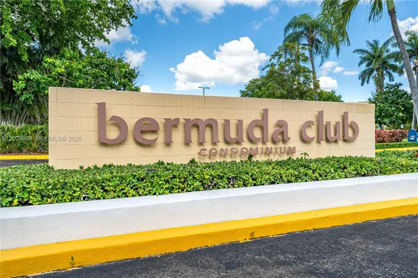 Property Slideshow image 2 of 16 | 5961 nw 61st ave 111, Tamarac, FL, 33319