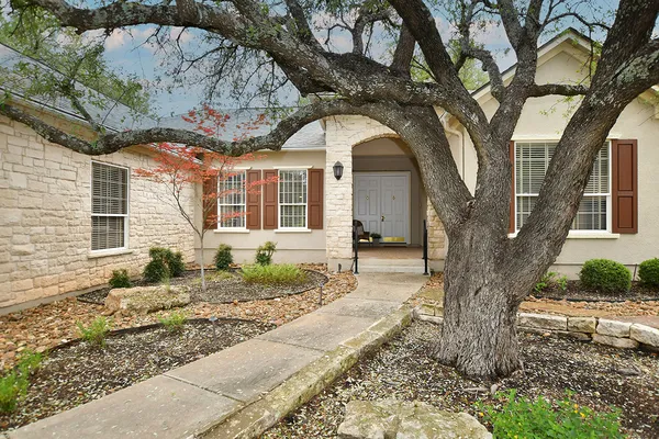 Property Slideshow image 3 of 32 | 120 golf view drive dr, Georgetown, TX, 78633