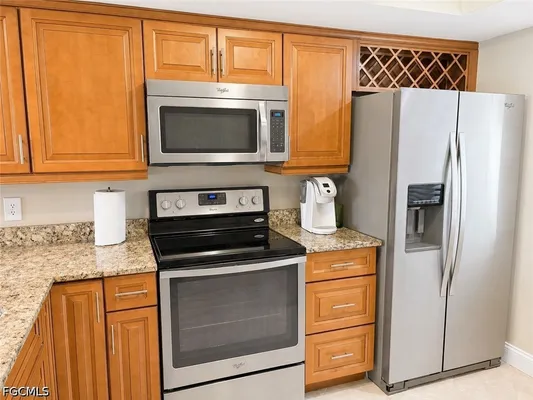Property Slideshow image 3 of 20 | 11610 caravel cir 105, Fort Myers, FL, 33908