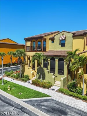 Property Slideshow image 2 of 50 | 9065 albion ln 4909, Naples, FL, 34113