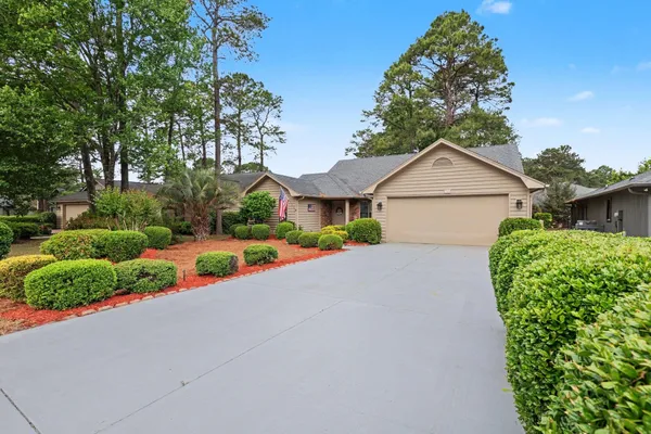 Property Slideshow image 3 of 32 | 242 cottonwood ln, Conway, SC, 29526