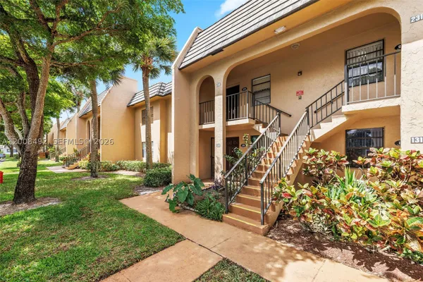 Property Slideshow image 3 of 42 | 145 lake nancy ln 230, West Palm Beach, FL, 33411
