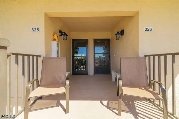 Property Slideshow image 2 of 48 | 5805 trailwinds dr 326, Fort Myers, FL, 33907