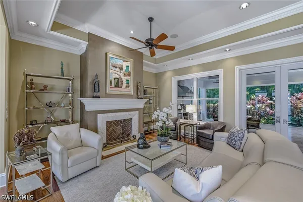 Property Slideshow image 3 of 25 | 667 binnacle dr, Naples, FL, 34103