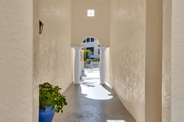 Property Slideshow image 3 of 36 | 5040 harmony cir 201, Vero Beach, FL, 32967