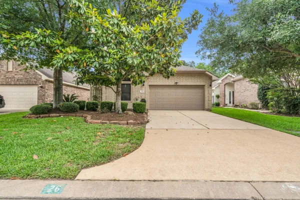 Property Slideshow image 2 of 50 | 26 paddington way, Conroe, TX, 77384