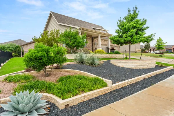 Property Slideshow image 3 of 25 | 604 wooden rail ln, Georgetown, TX, 78633