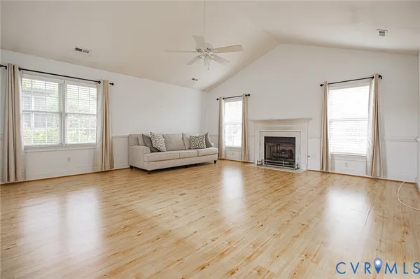 Property Slideshow image 3 of 28 | 409 cobblestone dr, Hopewell, VA, 23860