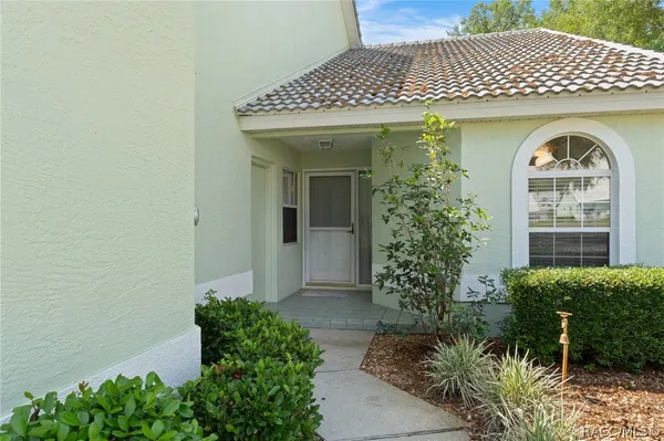 Property Slideshow image 2 of 45 | 811 lanark ct, Inverness, FL, 34453