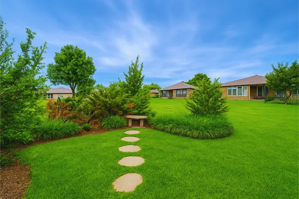 Property Slideshow image 2 of 30 | 7635 birmingham forest dr, Frisco, TX, 75036