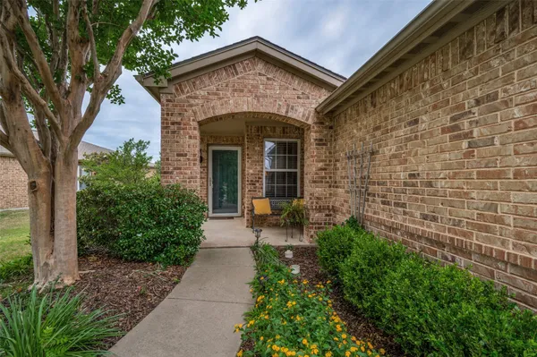 Property Slideshow image 3 of 30 | 7635 birmingham forest dr, Frisco, TX, 75036