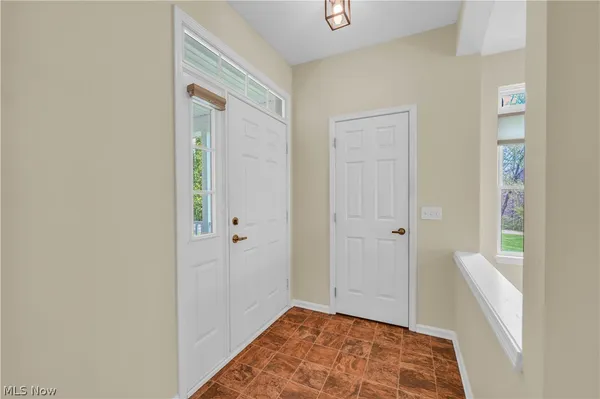 Property Slideshow image 3 of 44 | 10400 e ravine view ct, North Royalton, OH, 44133