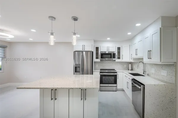 Property Slideshow image 2 of 16 | 102 e upminster e 102, Deerfield Beach, FL, 33442