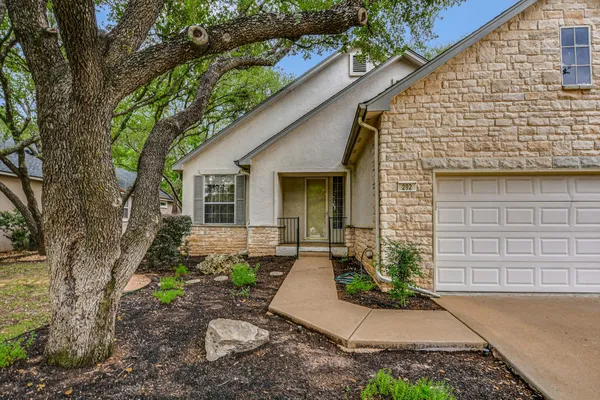 Property Slideshow image 2 of 30 | 292 whispering wind dr, Georgetown, TX, 78633
