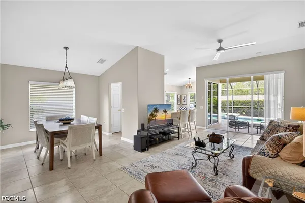 Property Slideshow image 2 of 50 | 10082 oakhurst way, Fort Myers, FL, 33913