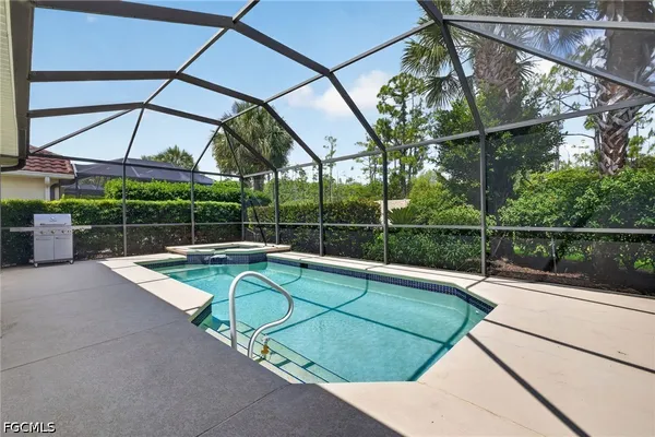 Property Slideshow image 3 of 50 | 10082 oakhurst way, Fort Myers, FL, 33913