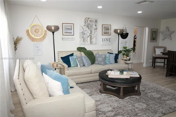 Property Slideshow image 2 of 29 | 1511 alfred dr, Boynton Beach, FL, 33426