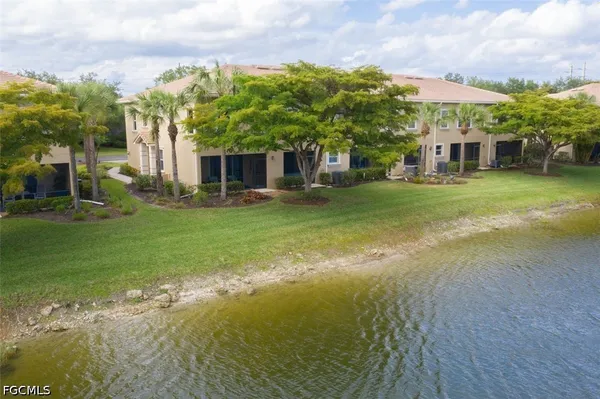 Property Slideshow image 3 of 36 | 3151 cottonwood bnd 1306, Fort Myers, FL, 33905