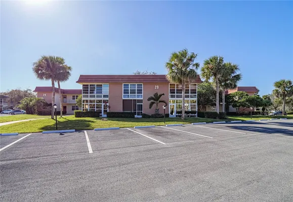 Property Slideshow image 2 of 25 | 29 vista gardens trl 203, Vero Beach, FL, 32962