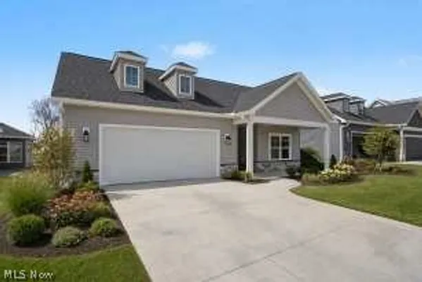 Property Slideshow image 2 of 34 | 4304 evergreen ct 61, North Canton, OH, 44720