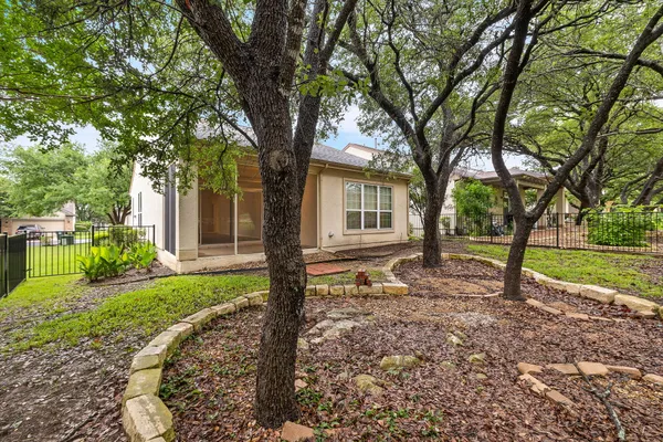 Property Slideshow image 2 of 24 | 108 farm hill dr, Georgetown, TX, 78633