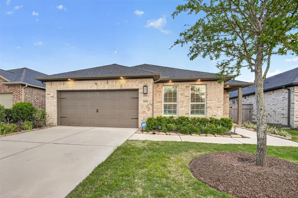 Property Slideshow image 2 of 38 | 28911 copper ridge dr, Fulshear, TX, 77441
